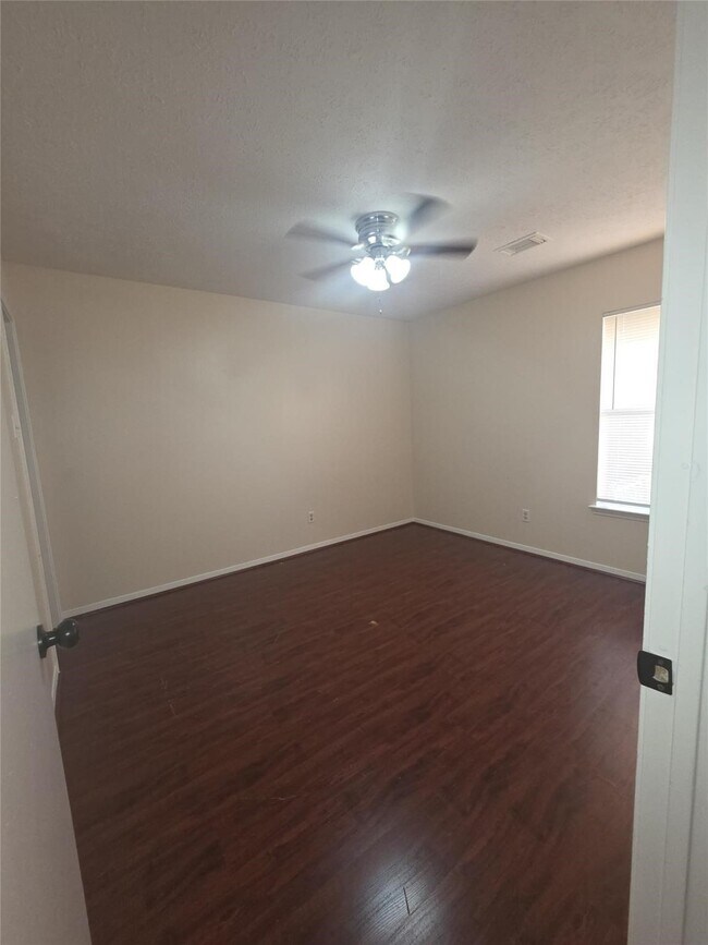 Building Photo - 1907 Summerfield Pl