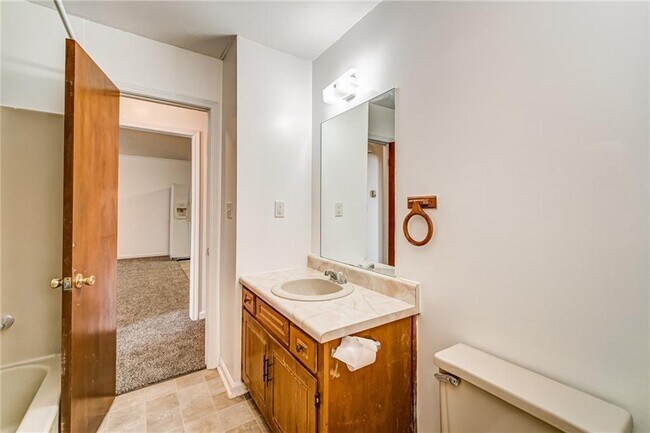 Building Photo - 4355 E Paulding Dr
