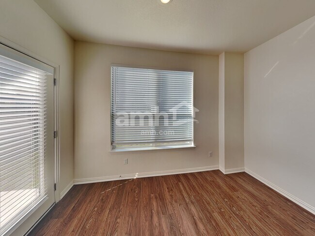 Building Photo - 2735 Spencebrook