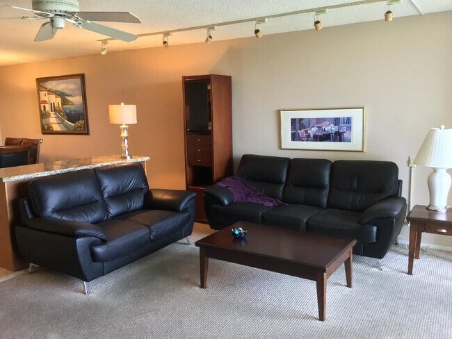 Building Photo - 2940 N Course Dr