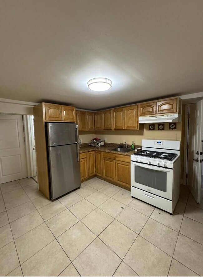 Primary Photo - 288 Kimball Ave