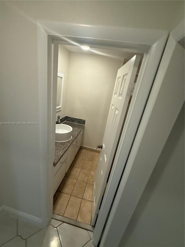 Building Photo - 1540 NE 191st St