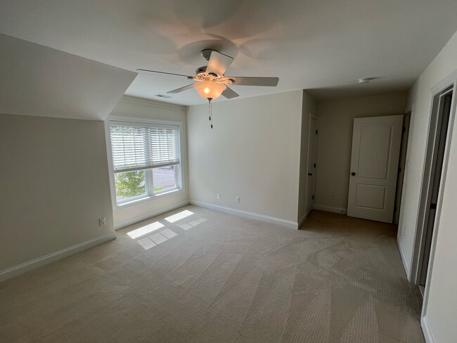 Building Photo - 1 Laurel Valley Ct