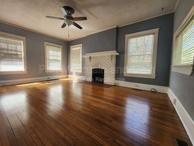 Building Photo - 39 Westover Dr