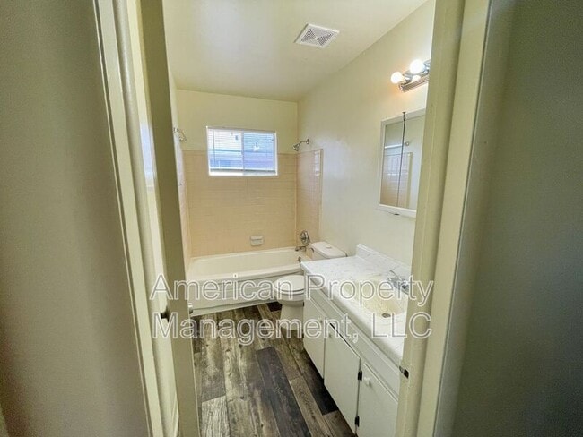 Building Photo - 1596 S 67th E Ave