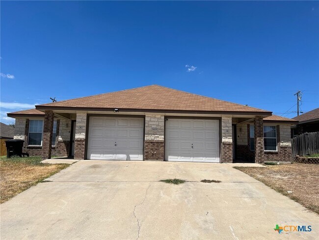 Primary Photo - 1409 Cinch Dr