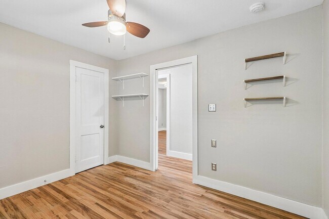 Building Photo - 4315 Bellvue Ave