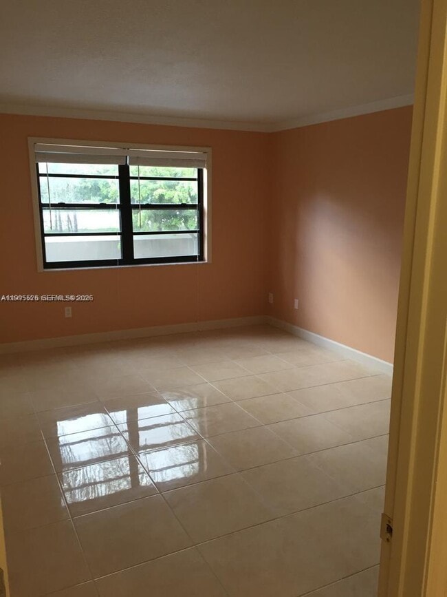 Building Photo - 9301 SW 92nd Ave