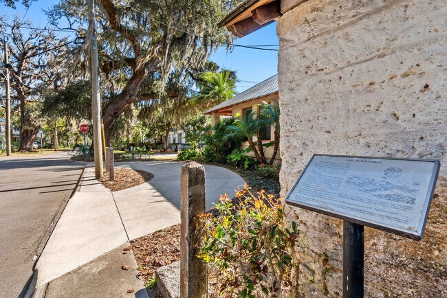 Building Photo - 146 Blanco St