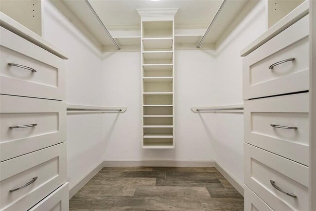 Building Photo - 427 Ashford Forest Dr