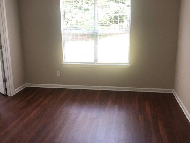 Building Photo - 2107 Creekview Trail