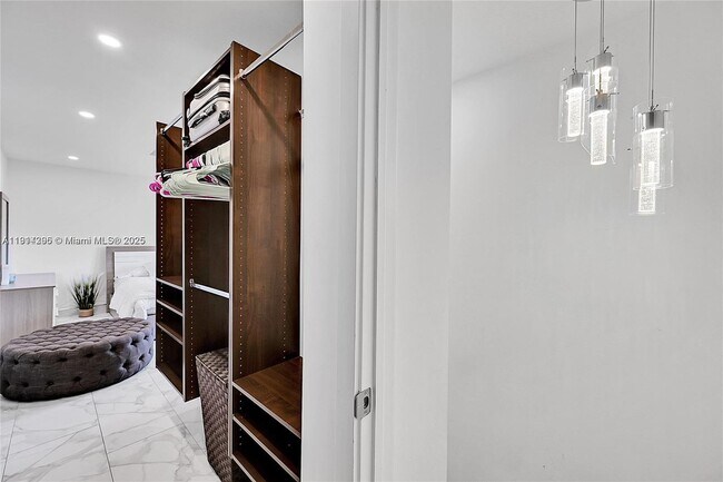 Building Photo - 18578 Woodstream Dr