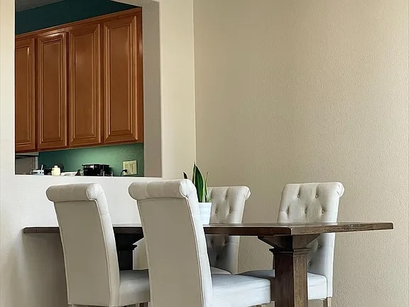 Building Photo - 3739 Carmel View Rd