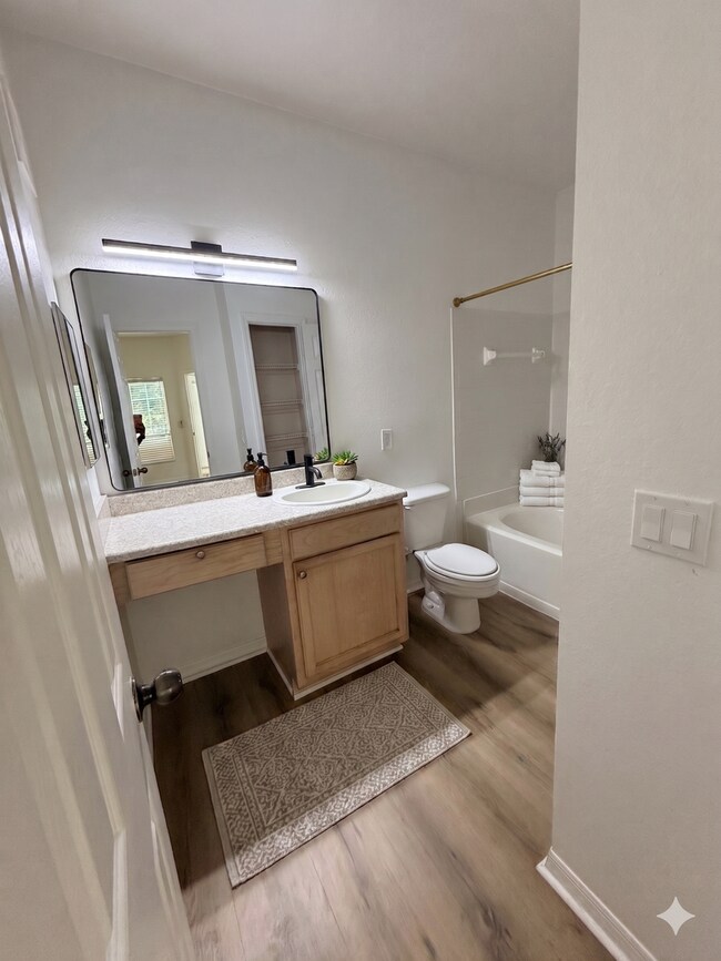 Building Photo - 7800 Point Meadows Dr