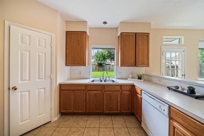 Building Photo - 11019 Avery Trace Ct