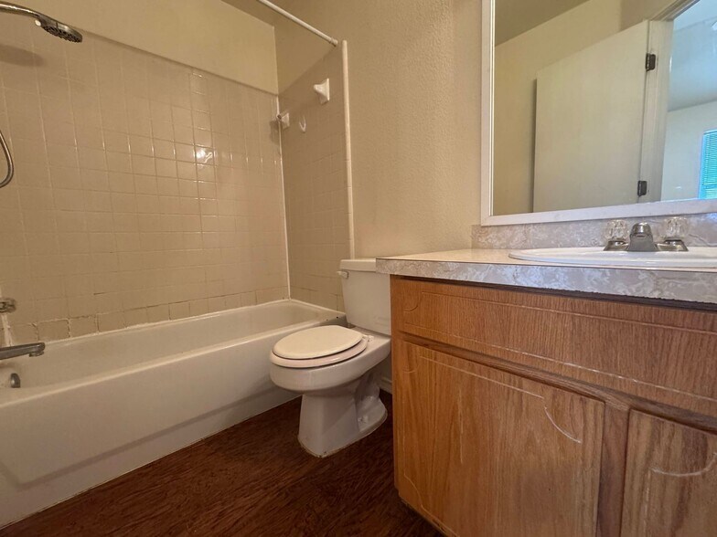 Building Photo - 4300 Alan Kent Dr