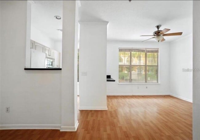 Building Photo - 860 N Orange Ave