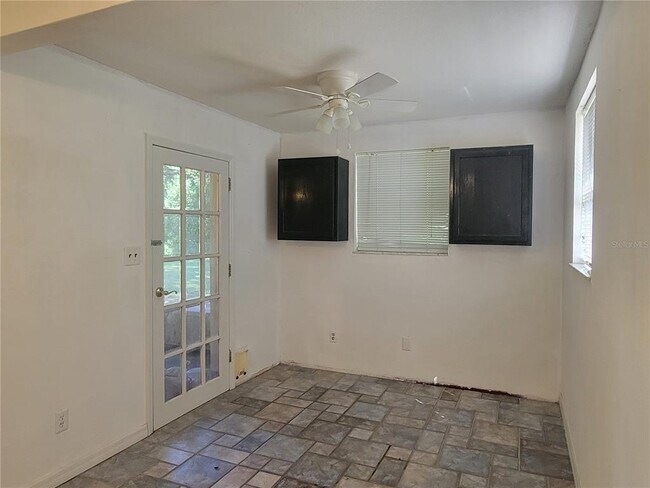 Building Photo - 4642 Roberts Rd