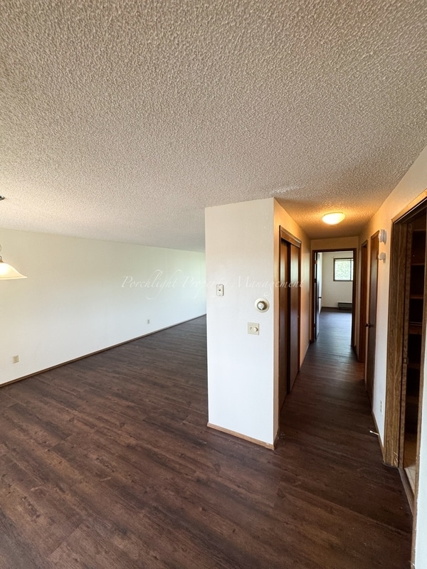 Building Photo - 403 La Villa Dr