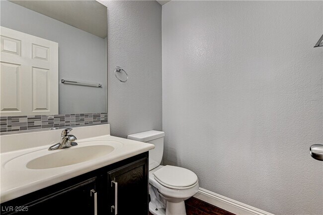Building Photo - 10425 MIHELA Ave