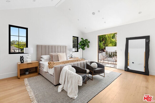 Building Photo - 2565 Patricia Ave