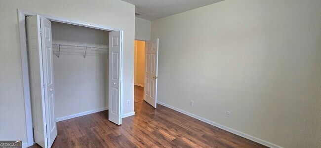 Building Photo - 45 Chemin Pl