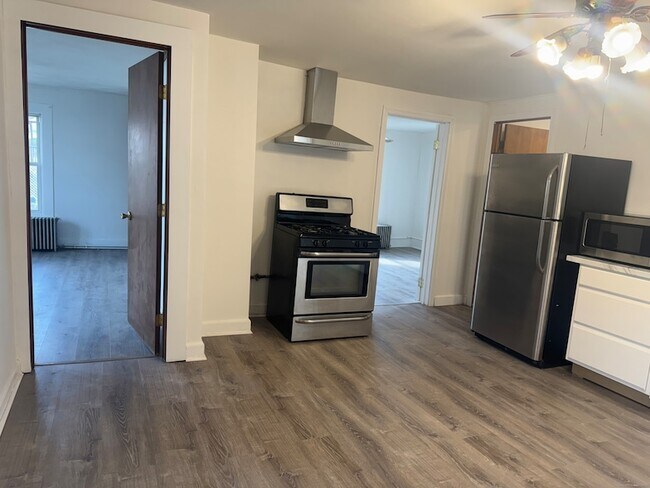 Building Photo - 69 Smith St