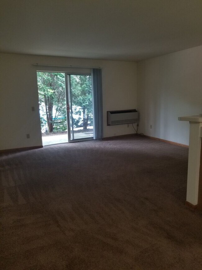 Building Photo - Cozy Studio Across From Warner Park! Half ...