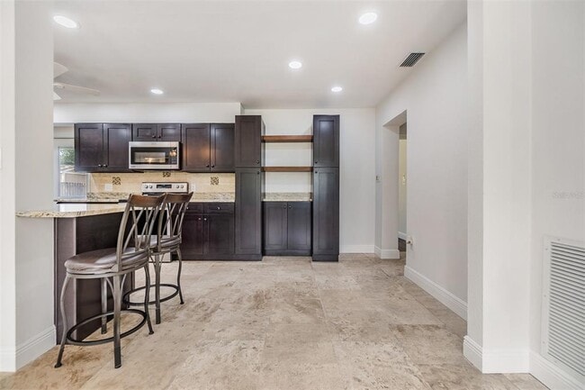 Building Photo - 954 Dumont Dr