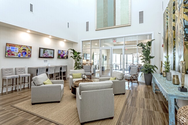 Lobby Photo - The Parc at Gatlin Commons