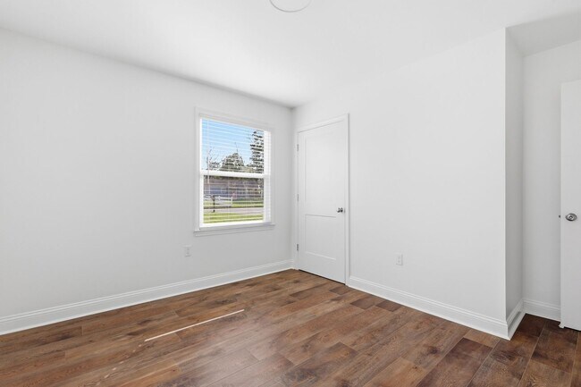 Building Photo - Newly Renovated Home in Westside Savannah