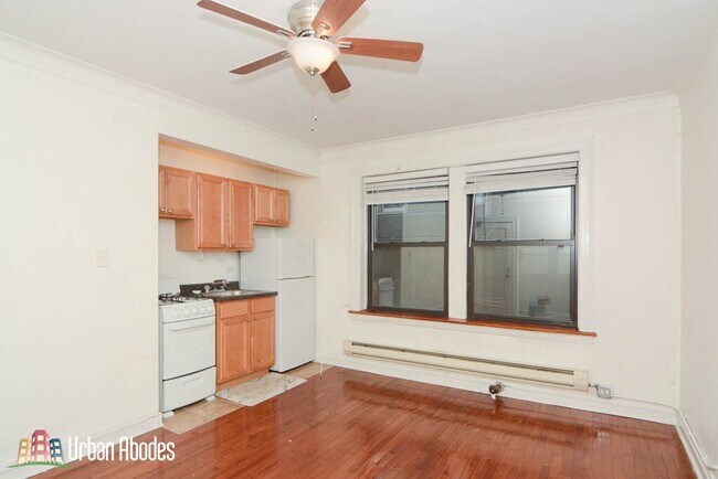 Building Photo - 4857 N Damen Ave