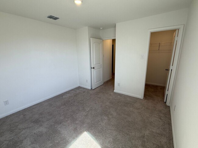 Building Photo - Move-In Ready 4BR with Private Yard & Fire Pit – Won’t Last!