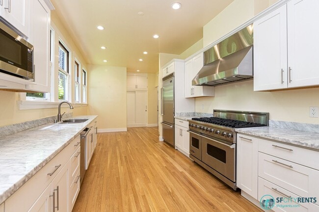 Building Photo - Pacific Heights: Remodeled Single Family H...