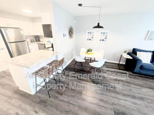 Building Photo - 3755 Scenic Hwy 98