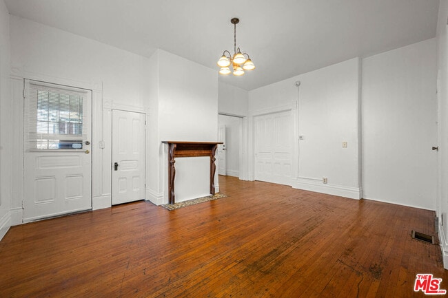Building Photo - 1223 W 23rd St