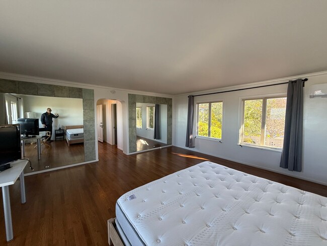 Building Photo - Luxury Upper Piedmont Estate