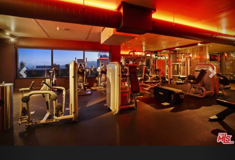 Building Photo - 6250 Hollywood Blvd