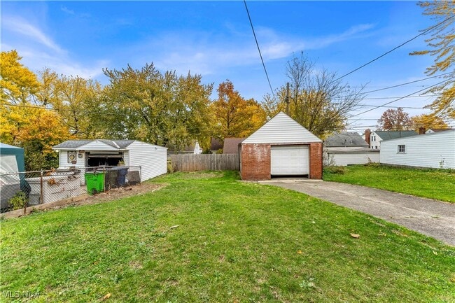 Building Photo - 5255 E 115th St