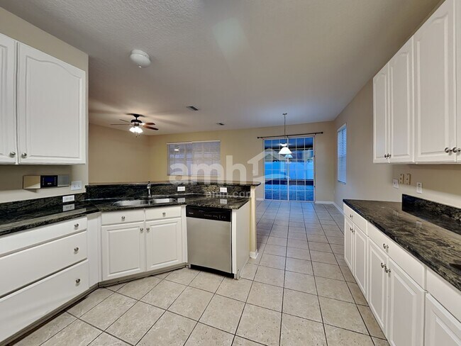 Building Photo - 10618 Bamboo Rod Cir