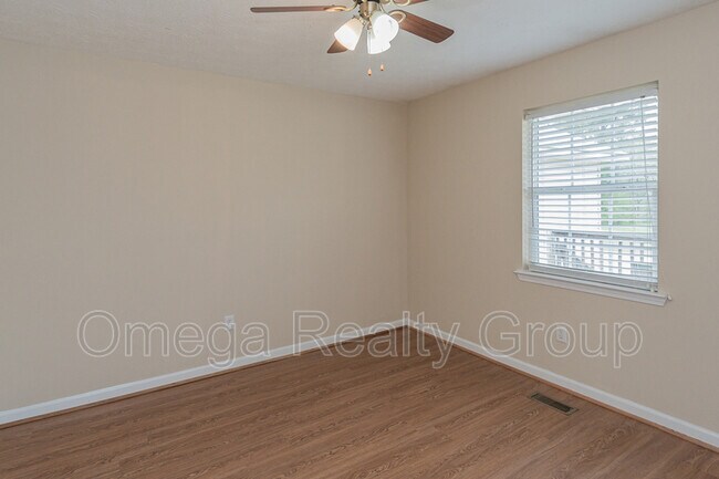 Building Photo - 125 Carol Cir