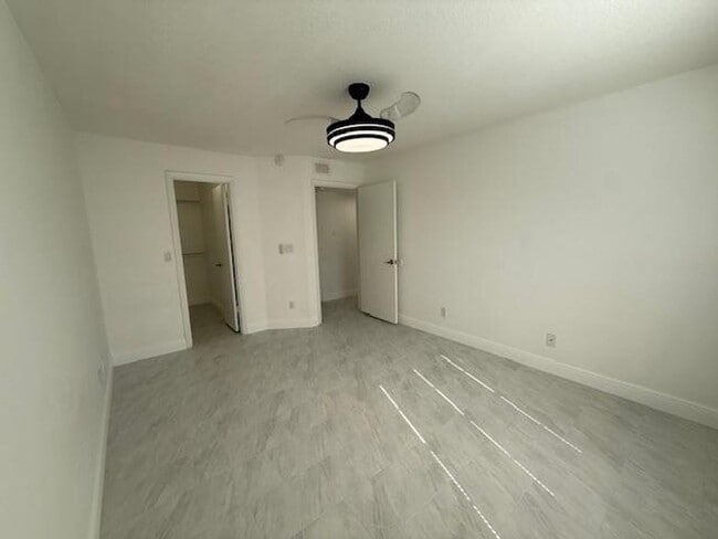 Building Photo - Newly renovated First floor, 1 Bedroom condo in the gated community of Lexington Place.