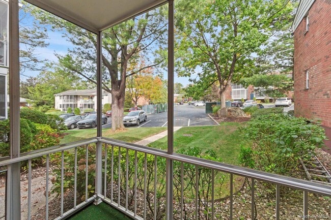 Building Photo - 106 Yorkshire Dr