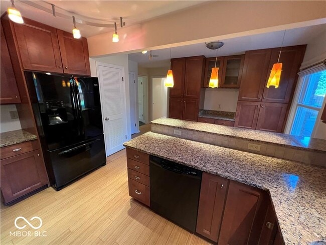 Building Photo - 7340 Steinmeier Dr