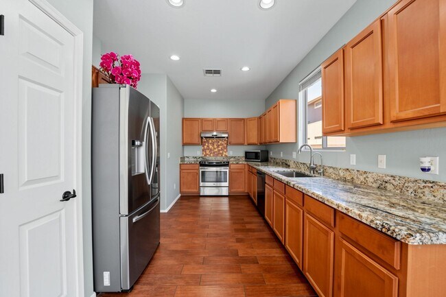 Building Photo - Gated Chandler Living | 4 Bedrooms in Top-Rated School District