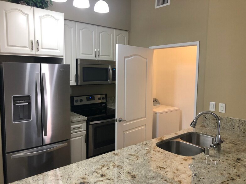 Building Photo - 388 E Ocean Blvd