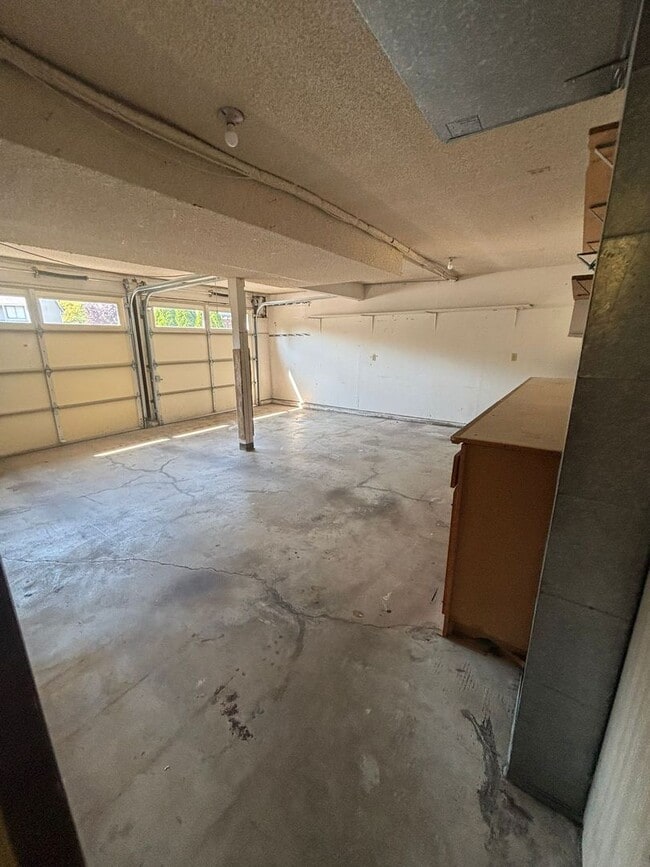 Building Photo - South Cove Commons Gem – Private Beach Acc...