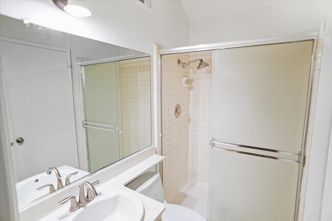 Building Photo - 27221 Camden Pl