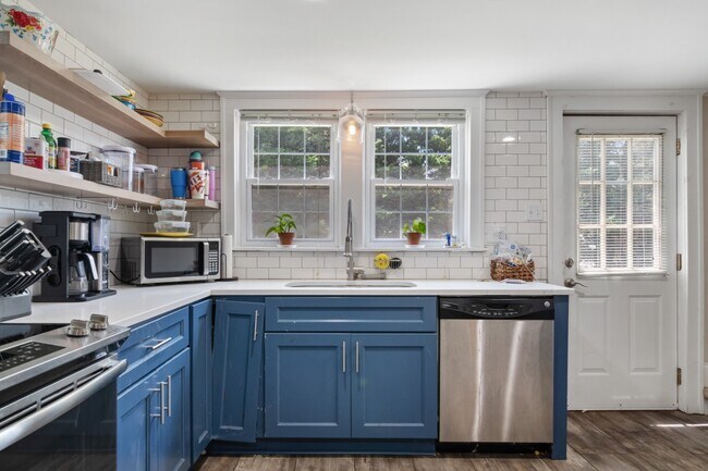 Building Photo - 545 Montgomery St