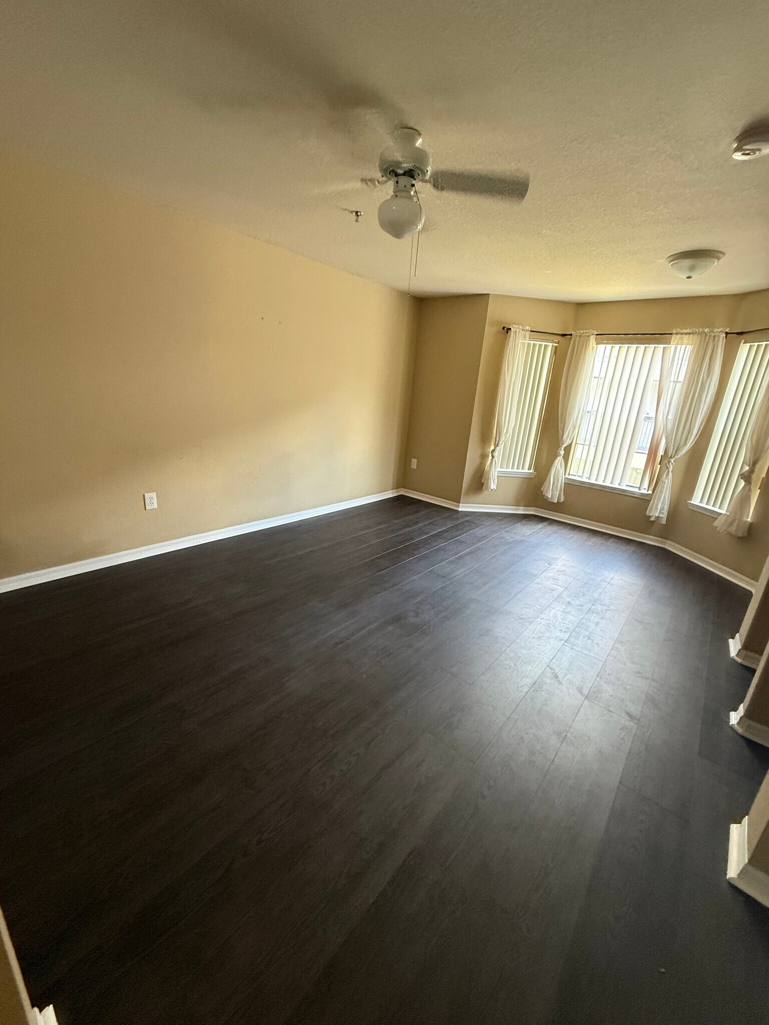 Building Photo - 8517 Island Breeze Ln